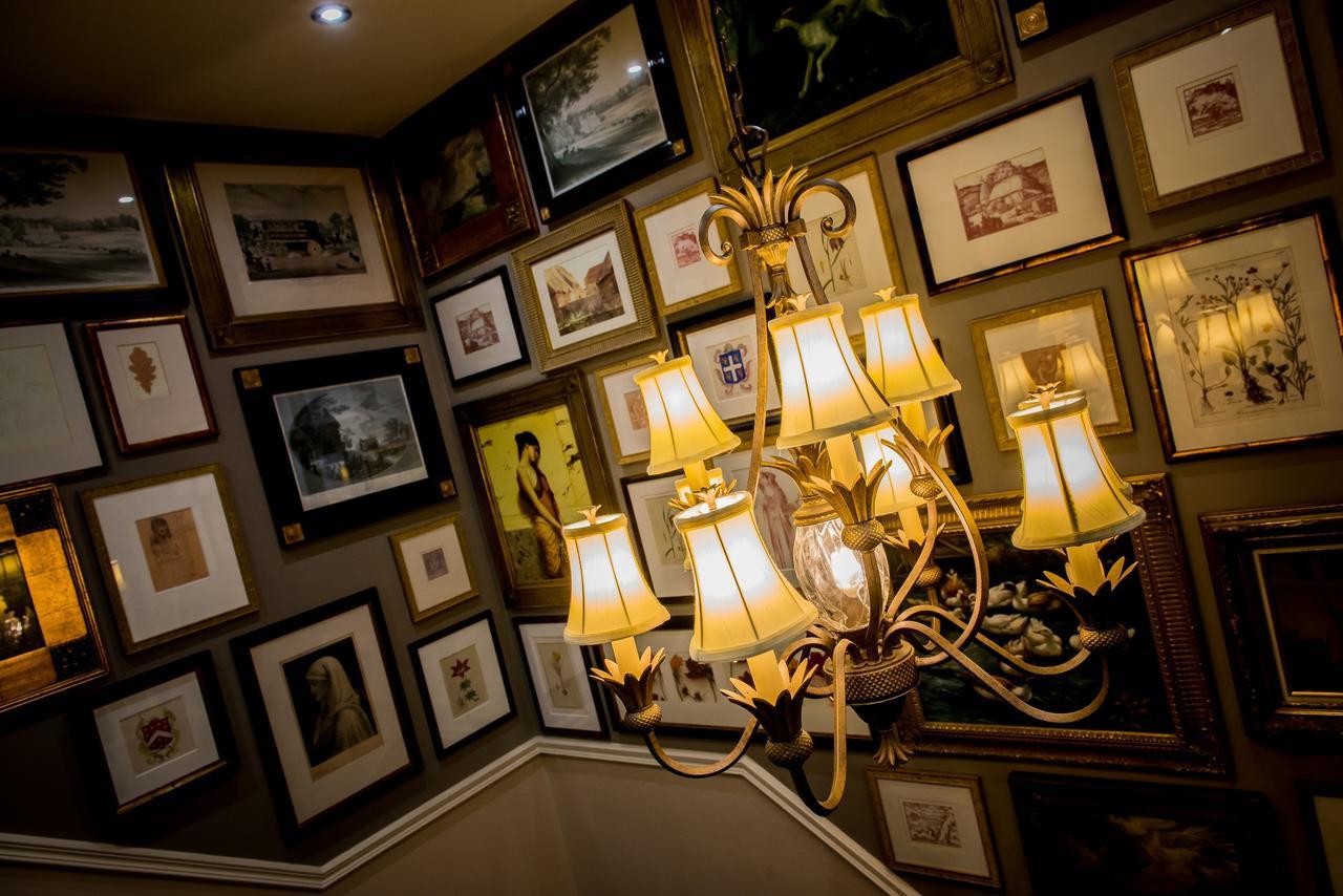 Worldhotels Distinctive Woughton House Hotel มิลตันคีนส์ ภายนอก รูปภาพ