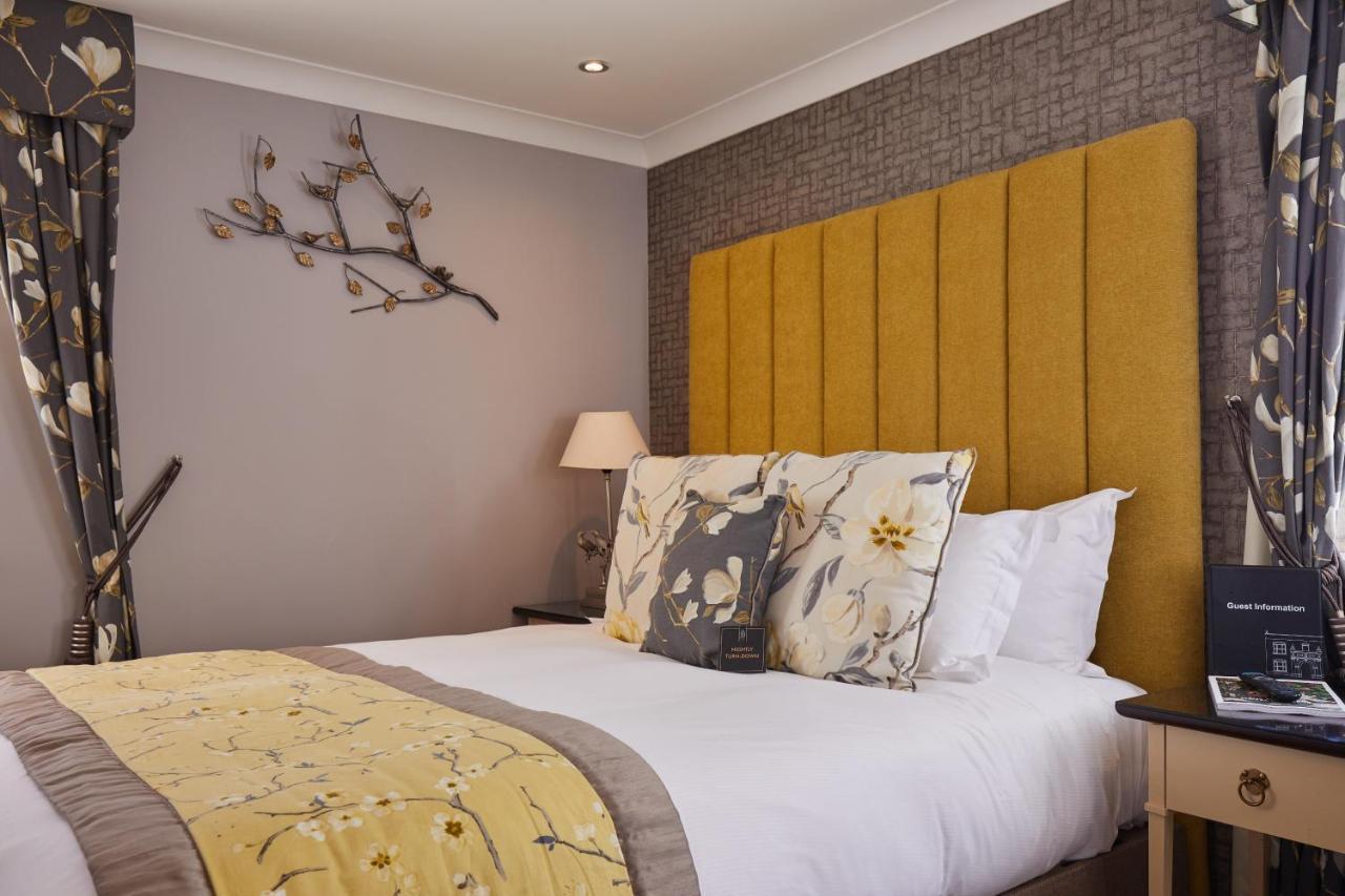 Worldhotels Distinctive Woughton House Hotel มิลตันคีนส์ ภายนอก รูปภาพ