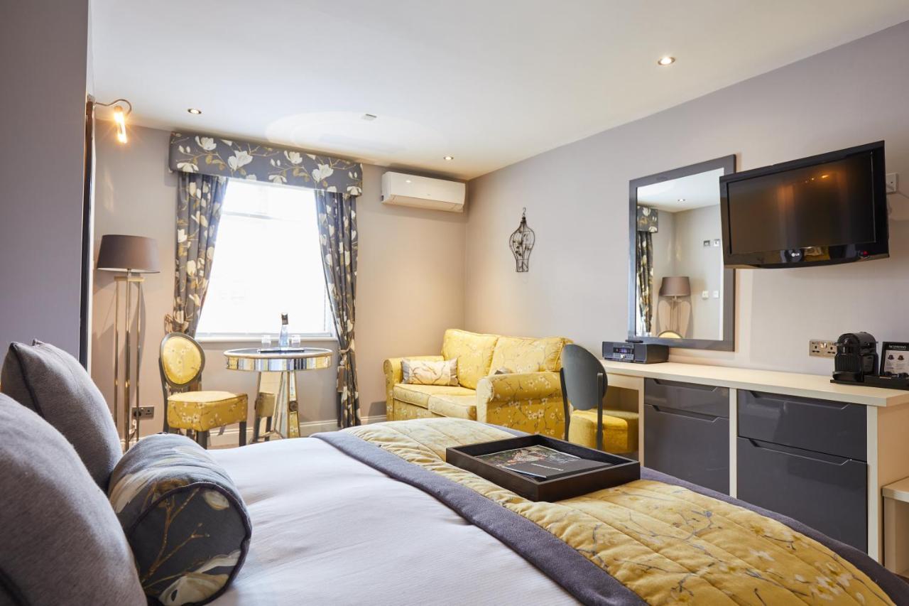 Worldhotels Distinctive Woughton House Hotel มิลตันคีนส์ ภายนอก รูปภาพ