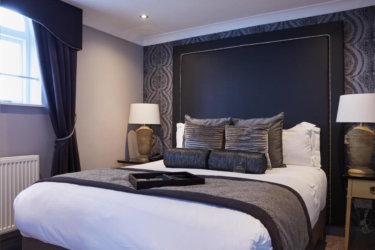 Worldhotels Distinctive Woughton House Hotel มิลตันคีนส์ ภายนอก รูปภาพ