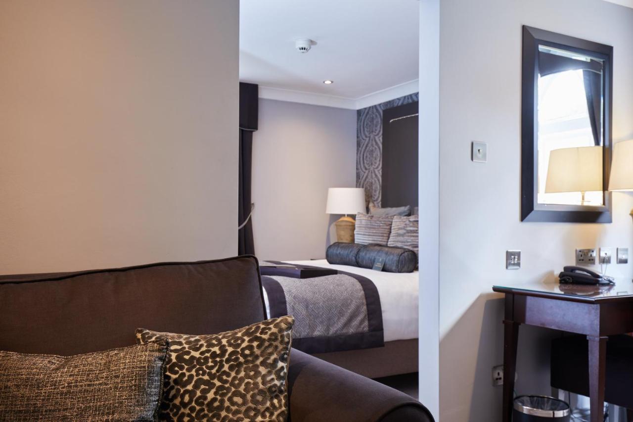 Worldhotels Distinctive Woughton House Hotel มิลตันคีนส์ ภายนอก รูปภาพ
