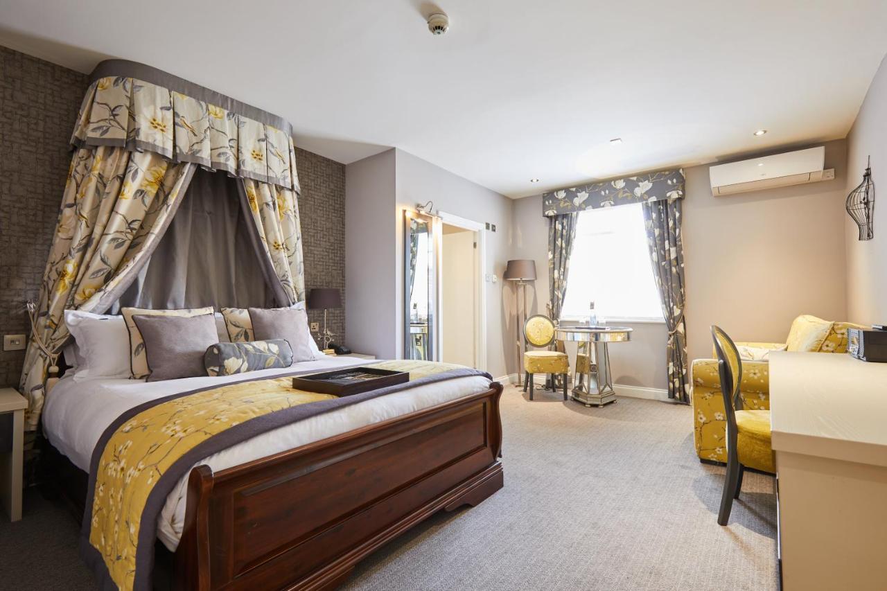 Worldhotels Distinctive Woughton House Hotel มิลตันคีนส์ ภายนอก รูปภาพ