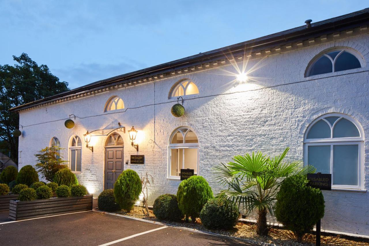Worldhotels Distinctive Woughton House Hotel มิลตันคีนส์ ภายนอก รูปภาพ