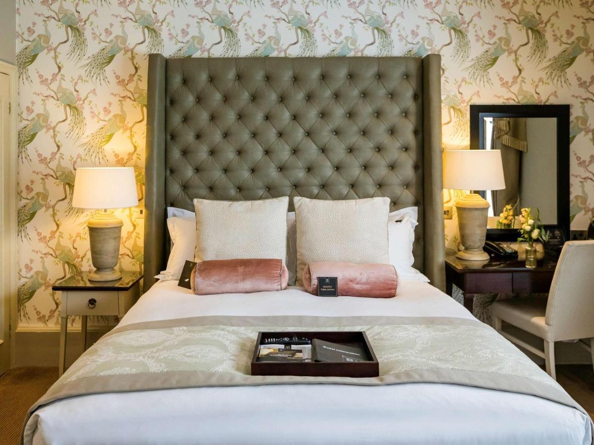 Worldhotels Distinctive Woughton House Hotel มิลตันคีนส์ ภายนอก รูปภาพ
