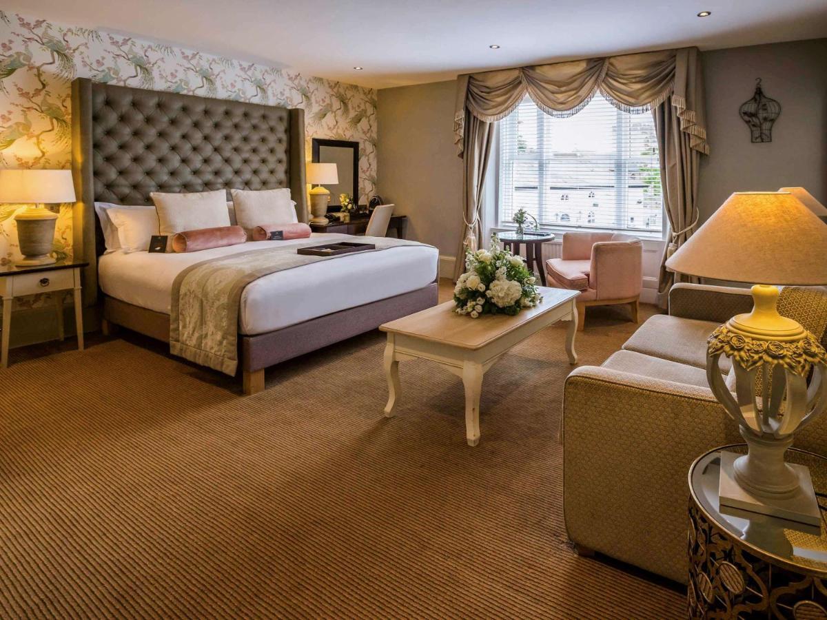 Worldhotels Distinctive Woughton House Hotel มิลตันคีนส์ ภายนอก รูปภาพ