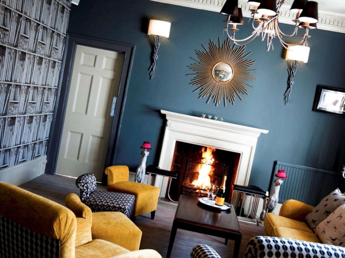 Worldhotels Distinctive Woughton House Hotel มิลตันคีนส์ ภายนอก รูปภาพ
