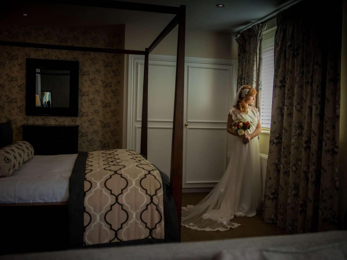 Worldhotels Distinctive Woughton House Hotel มิลตันคีนส์ ภายนอก รูปภาพ
